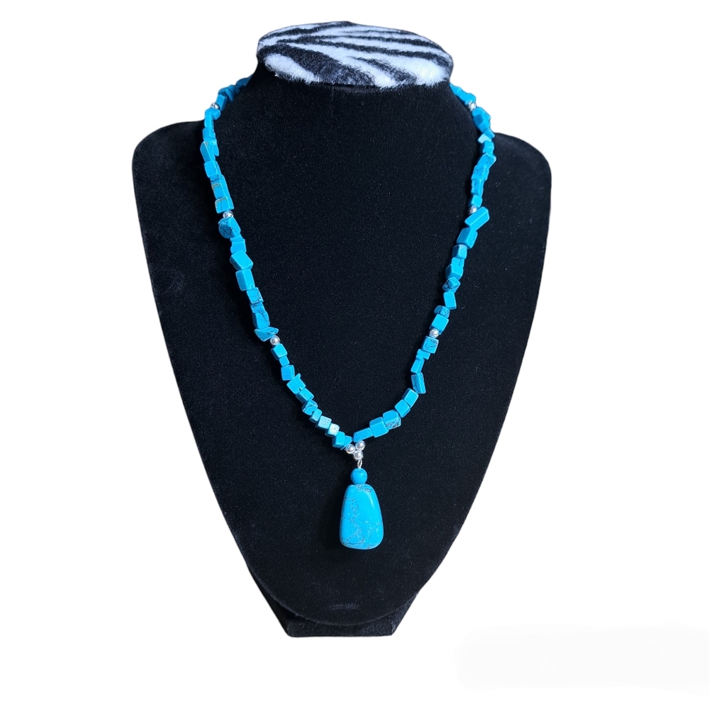 Handmade Women's Faux Blue Turquoise Silver Tone Necklace Size 9.5 Inches - Picture 2 of 10